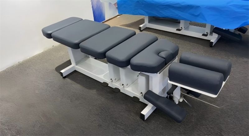 腳踩三節按摩床